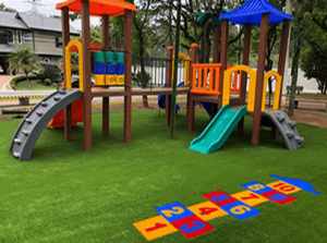 Ambiente com Grama Sintetica Delta Bicolor